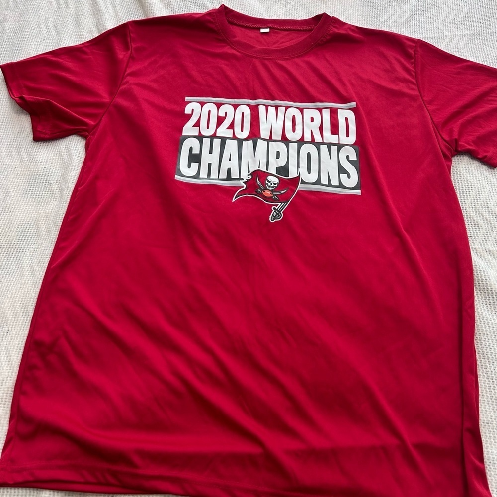 Tampa Bay Buc’s Shirt 2020 Champion
Size XL